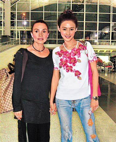 网曝张柏芝的妈妈 复杂情史的背后 网曝张柏芝的妈妈 复杂情史的背后