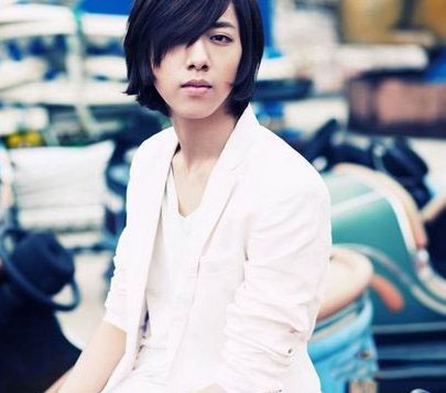 李正信整过容吗 李正信家庭背景大揭秘