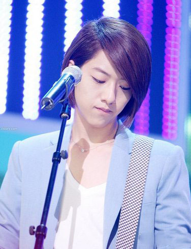 李正信整过容吗 李正信家庭背景大揭秘