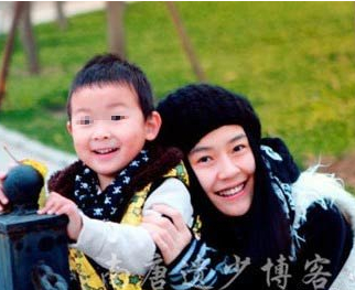 周晓鸥现在老婆唐平个人资料和照片 两人离婚了吗