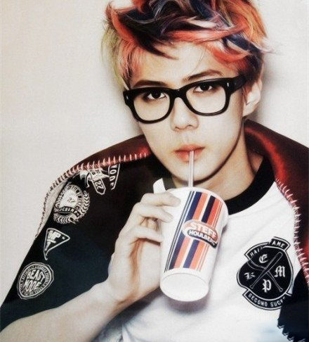 吴世勋彩虹头造型 介绍吴世勋的基本资料