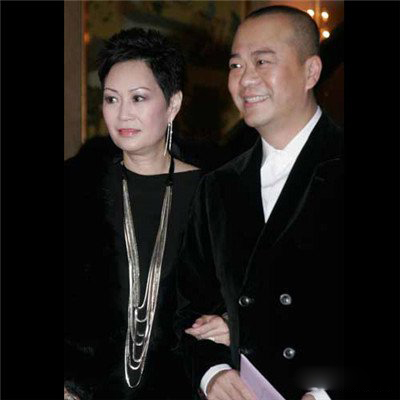 欧阳震华的老婆是谁呢？ 其老婆显赫身份大曝光