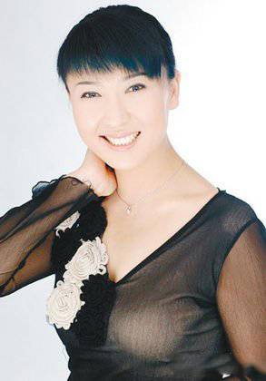 阎学晶的两任老公是谁 一起围观闫学晶婚后幸福生活 阎学晶的两任老公是谁 一起围观闫学晶婚后幸福生活