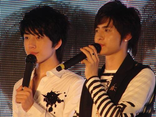 付辛博下体激凸漏鸟 失控走光照片曝光 付辛博下体激凸漏鸟 失控走光照片曝光