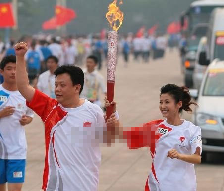 主持人春妮丈夫蒋虎资料图片和家世背景