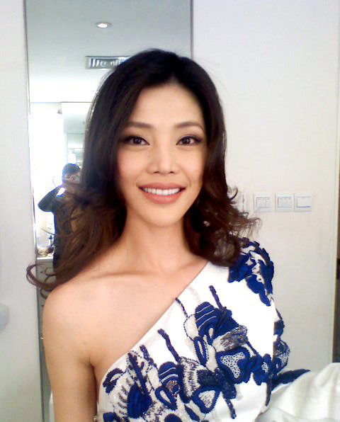 孔维整容前照片曝光 孔维整容失败图