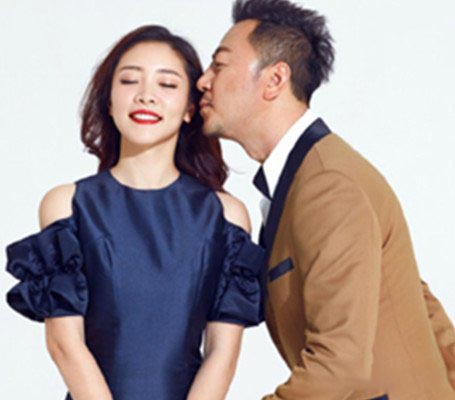 郭涛携儿女为妻子李燃 石头和妹妹尽显呆萌