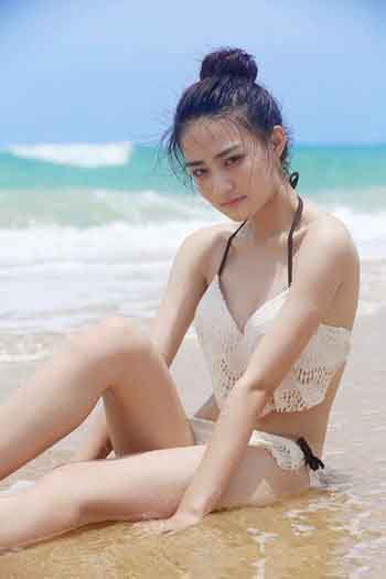 演员童蕾的泳装图片曝光 童蕾个人资料大起底