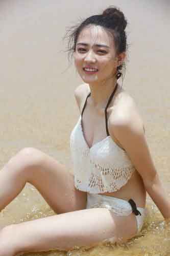 演员童蕾的泳装图片曝光 童蕾个人资料大起底