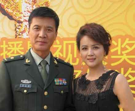 茹萍前夫资料简介及照片曝光 女儿长相出众继承表演事业 茹萍前夫资料简介及照片曝光 女儿长相出众继承表演事业