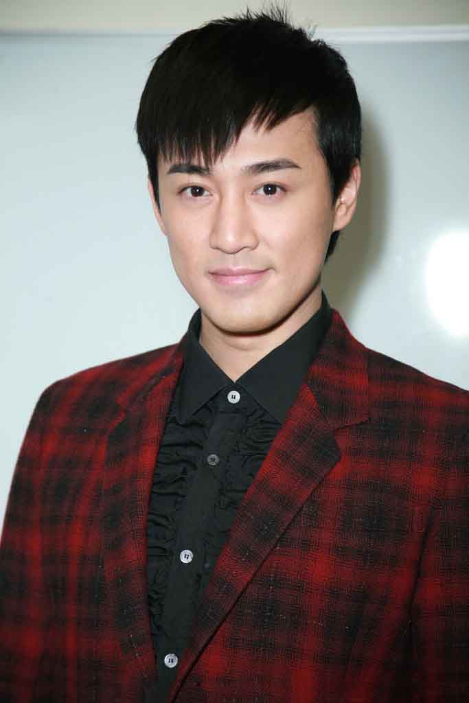 林峰整容前后照片 整容后玉树临风帅甲无线 林峰整容前后照片 整容后玉树临风帅甲无线