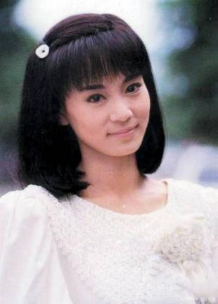 刘雪华年轻照片曝光 邻家妹妹味十足