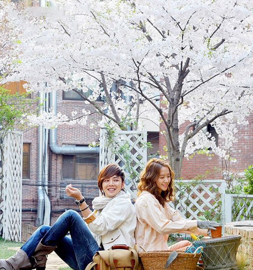 《爱情雨》掀韩剧狂潮 张根硕林允儿上演跨世恋