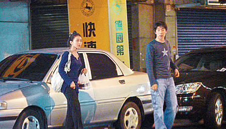房祖名戴佩妮约会吃饭 疑旧情复燃 房祖名戴佩妮约会吃饭 疑旧情复燃