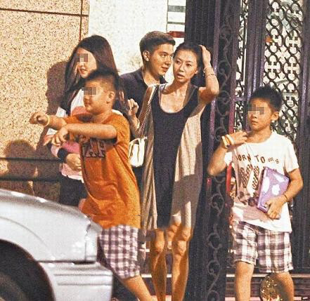 孙莹莹和李仕凡帮孙芸芸带小孩 未婚夫不嫌拖油瓶