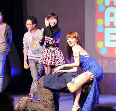 AV版“暗黑郭采洁”水菜丽攻台 自曝最爱按摩棒 AV版“暗黑郭采洁”水菜丽攻台 自曝最爱按摩棒