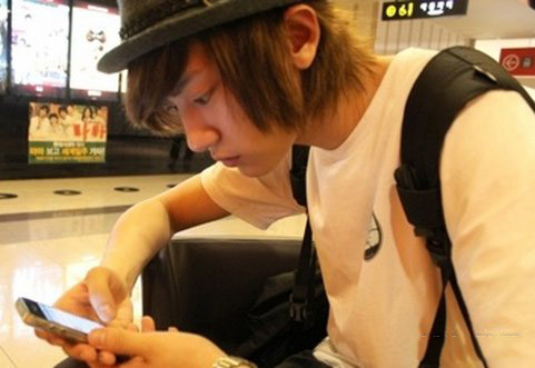 朴灿烈出道前照片大曝光 独家揭露花美男的蜕变史 朴灿烈出道前照片大曝光 独家揭露花美男的蜕变史