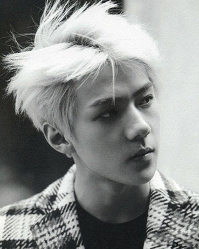 EXO队员吴世勋肌肉照 如何从小生变大牌