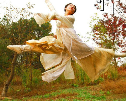 刘诗诗一字马图片曝光 吴奇隆：一切都由刘诗诗说了算