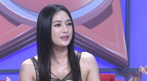 秦岚疑似整容下颌骨变形 秦岚整容前后照片对比 秦岚疑似整容下颌骨变形 秦岚整容前后照片对比