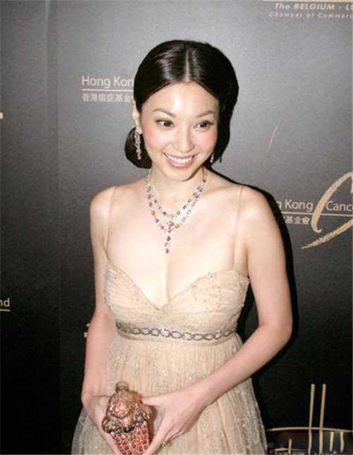 傅明宪庄家彬分手遭曝光 夜店买醉被拍 傅明宪庄家彬分手遭曝光 夜店买醉被拍