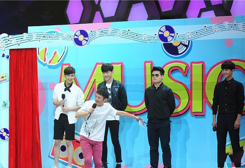 快乐大本营林俊杰白敬亭丑照曝光 吴磊白敬亭腿咚谢娜