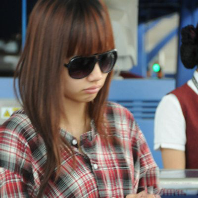 刘惜君素颜照曝光 见面会帮歌迷庆生场面温馨