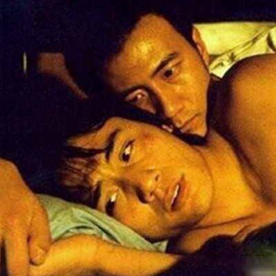 刘烨胡军性感照片曝光 胸肌大露基情四射