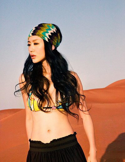 巩新亮大尺度写真曝光 迪拜大秀性感沙漠风情