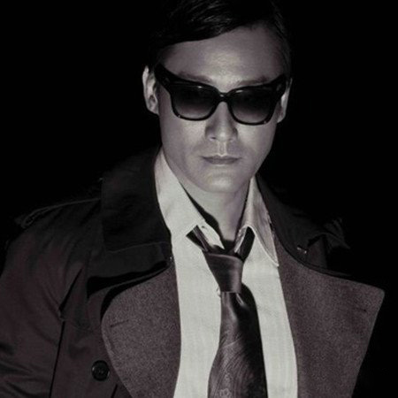 梁家辉年轻照片曝光 影帝曾被迫摆地摊 梁家辉年轻照片曝光 影帝曾被迫摆地摊