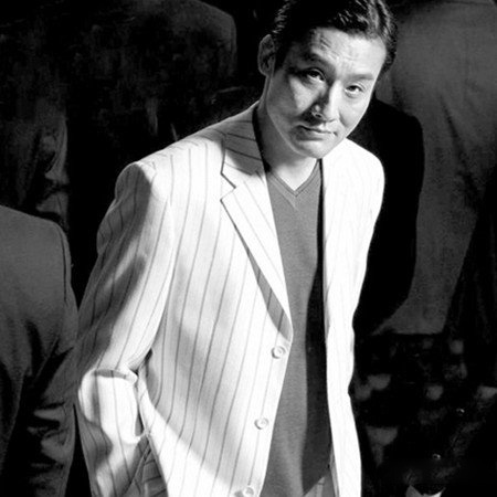 梁家辉年轻照片曝光 影帝曾被迫摆地摊 梁家辉年轻照片曝光 影帝曾被迫摆地摊