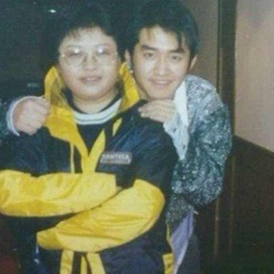 韩红年轻时的照片曝光 韩红大方分享其爱情观 韩红年轻时的照片曝光 韩红大方分享其爱情观