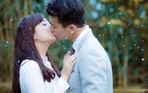 吴映洁戴向宇接吻照曝光 看鬼鬼演绎虐恋灰姑娘 吴映洁戴向宇接吻照曝光 看鬼鬼演绎虐恋灰姑娘