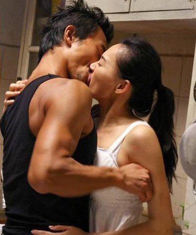 廖凡莫小棋大尺度剧照曝光 激情戏让人遮羞眼