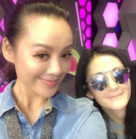 宁静儿子雷纳大曝光 混血英俊被误为明星“男友”