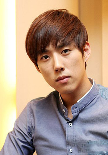 崔贞媛整容前后照片大曝光 与黑成铉归纳浪漫同游恋情曝光