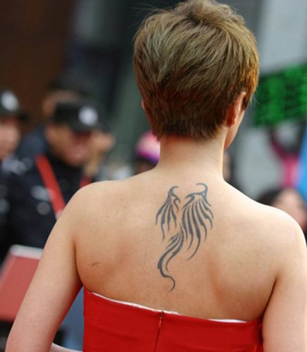 谭维维的纹身惹争议 谭维维身上哪些部位有纹身 谭维维的纹身惹争议 谭维维身上哪些部位有纹身