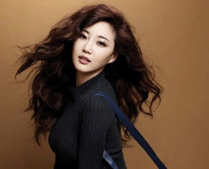 金莎朗整容传闻真假扑朔迷离 为你揭秘她的出道经历