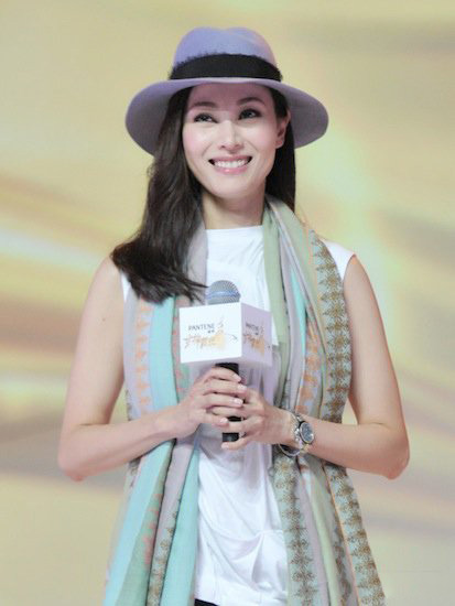 大美女李嘉欣图片大全 被曝与夫窗前激战