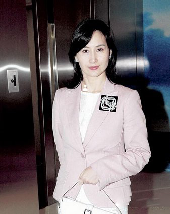 曝何超琼年轻时照片 传其曾阻碍许晋亨李嘉欣结婚