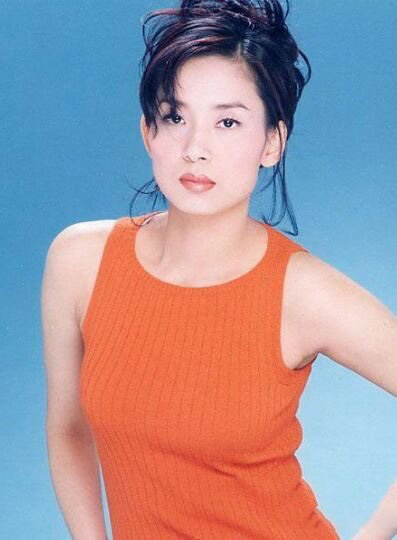 邝美云年轻图片美丽有气质 让我们一起来回顾她的星路历程