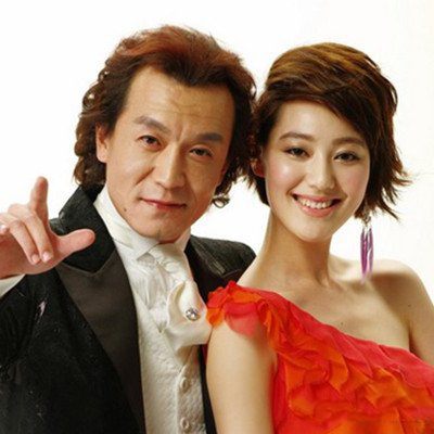 关于央视主持人王冠近况 央视查严后王冠重回舞台曝光 关于央视主持人王冠近况 央视查严后王冠重回舞台曝光