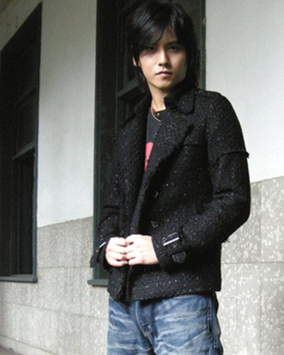 陈德修个人资料 东城卫广州开唱 苦熬五年终见“黑暗曙光” 陈德修个人资料 东城卫广州开唱 苦熬五年终见“黑暗曙光”