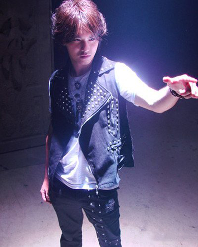 陈德修个人资料 东城卫广州开唱 苦熬五年终见“黑暗曙光” 陈德修个人资料 东城卫广州开唱 苦熬五年终见“黑暗曙光”