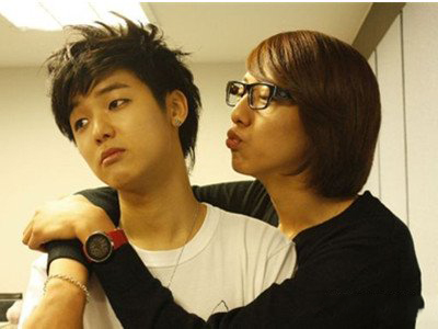 网传李正信姜敏赫不和 krystal姜敏赫恋情曝光