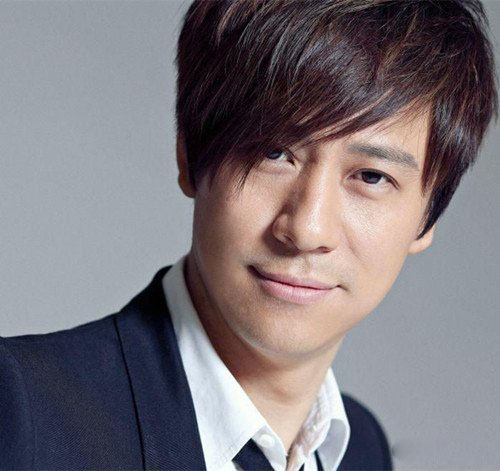解晓东近况:与18岁儿子合照像双生儿 解晓东歌坛不老男神 解晓东近况:与18岁儿子合照像双生儿 解晓东歌坛不老男神