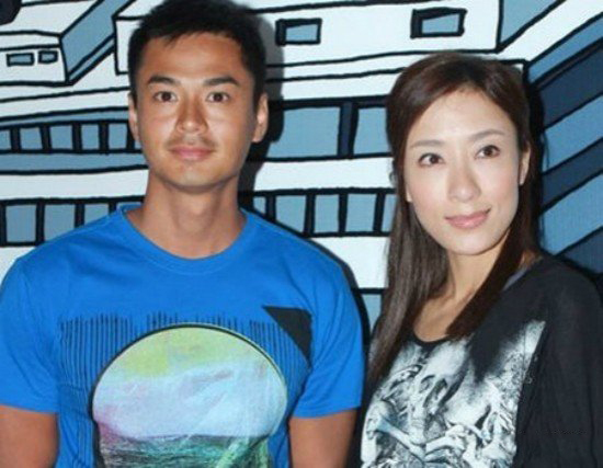 杨怡与罗仲谦“车震＂被拍恋情曝光 承认拍拖未同居