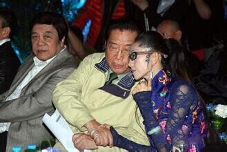杨丽萍老公是谁 杨丽萍现任老公个人资料及照片 杨丽萍老公是谁 杨丽萍现任老公个人资料及照片