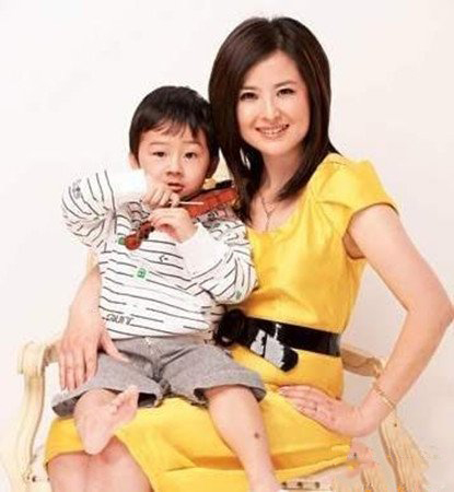 央视张泉灵老公李铁简历曝光 女强人背后的成功男人 央视张泉灵老公李铁简历曝光 女强人背后的成功男人