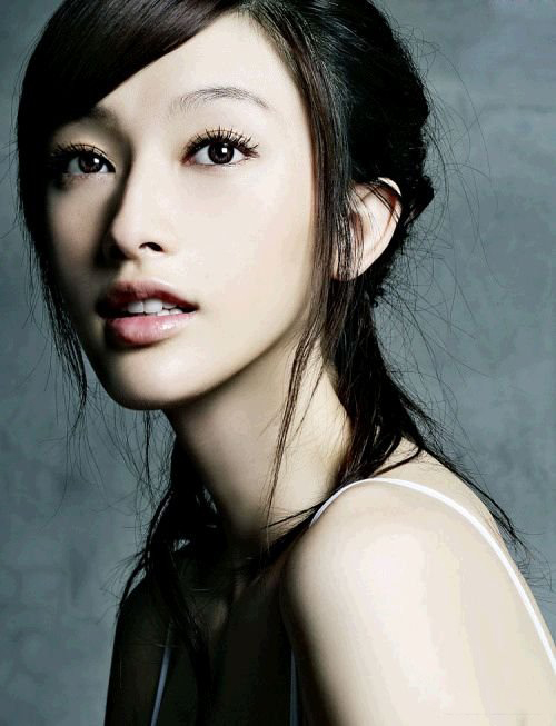 张俪个人资料曝光 百变张俪个人生活大揭秘